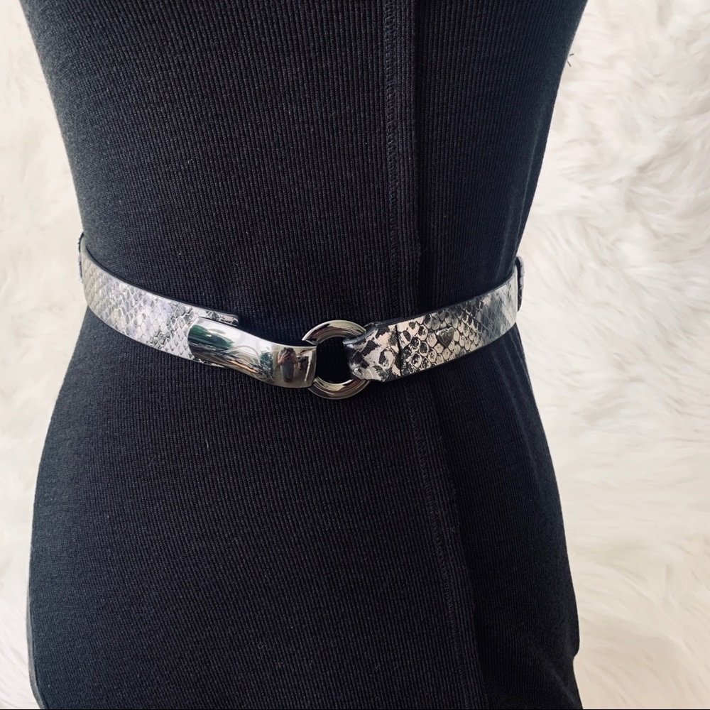 Betsy Johnson women’s belt. EUC